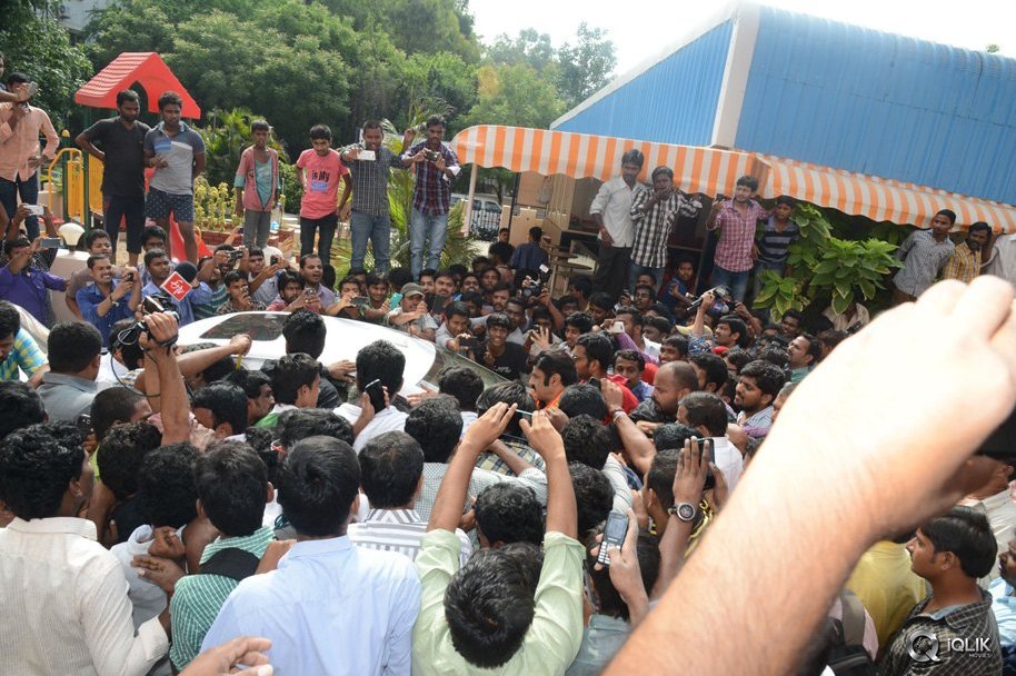 Balakrishna-at-Bramaramba-Theatre-To-Watch-Lion